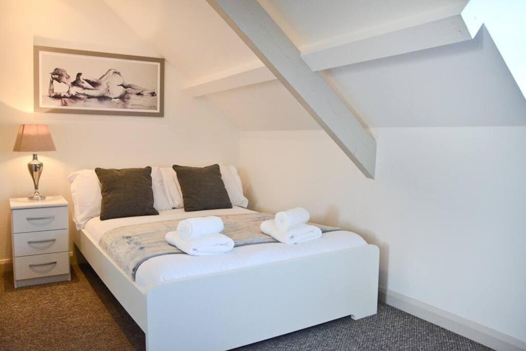 Modern Attic Studio Apartment With Harbour Views Penzance Ngoại thất bức ảnh